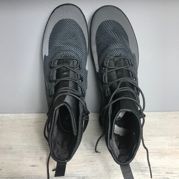 NWT Nike Air Wild Mid Mens Triple Black Boots - Picture 7 of 8